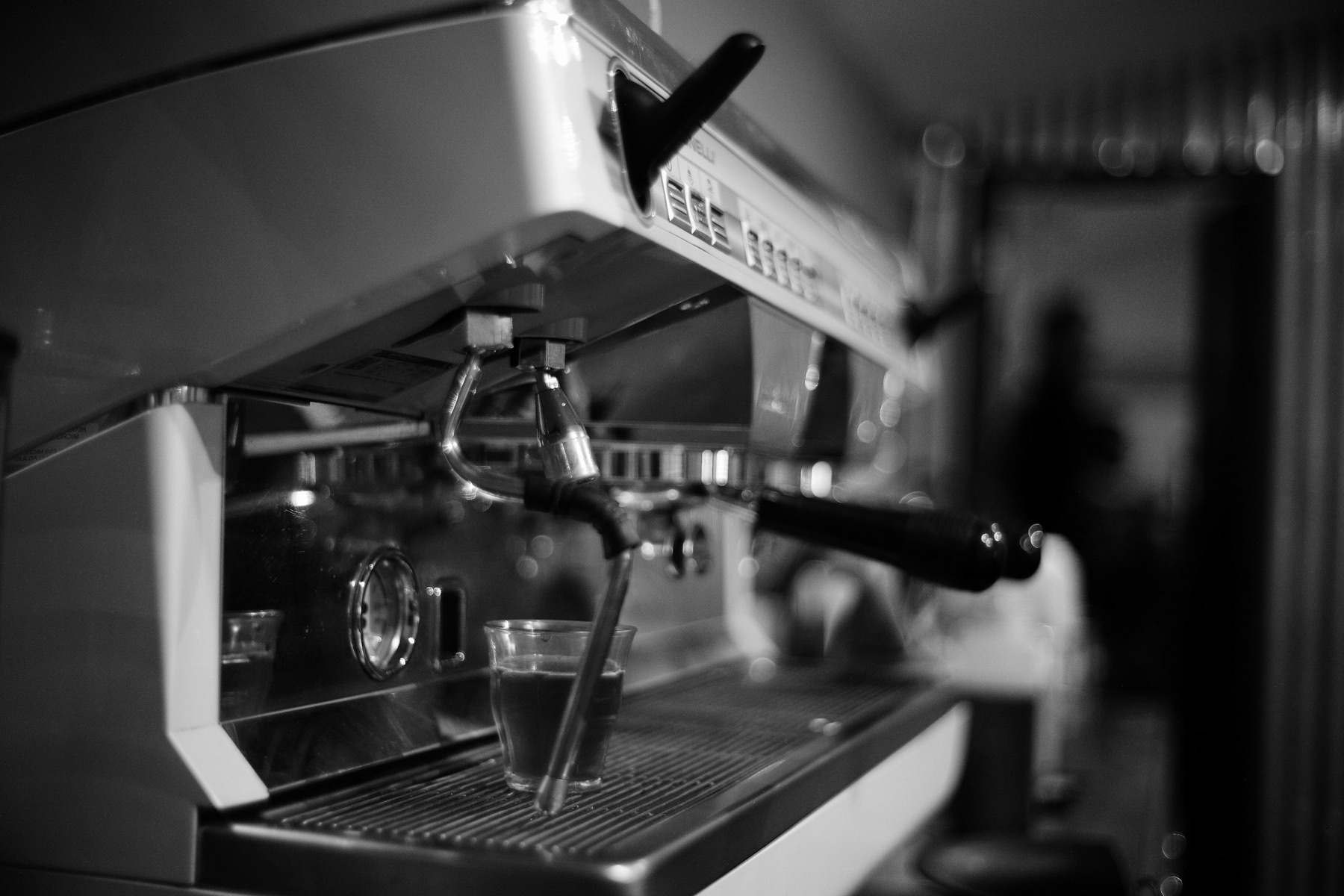Two-group commercial espresso machine